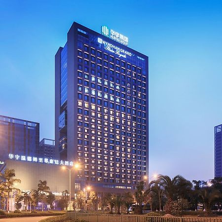 Wyndham Grand Plaza Royale Huayu Chongqing Otel Dış mekan fotoğraf