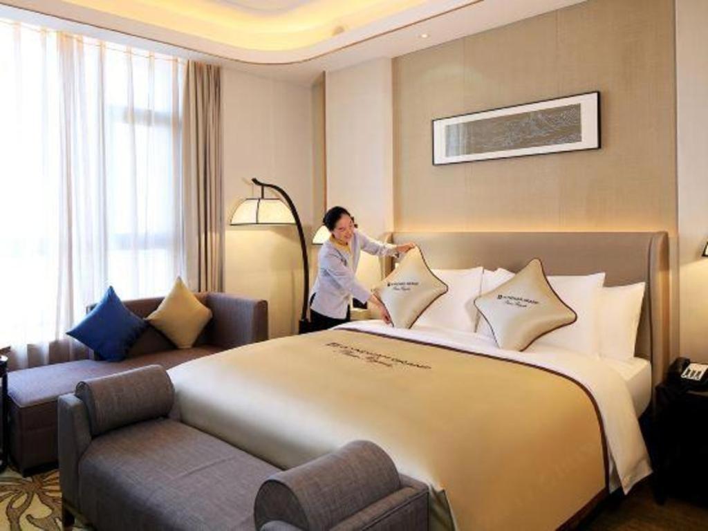 Wyndham Grand Plaza Royale Huayu Chongqing Otel Dış mekan fotoğraf