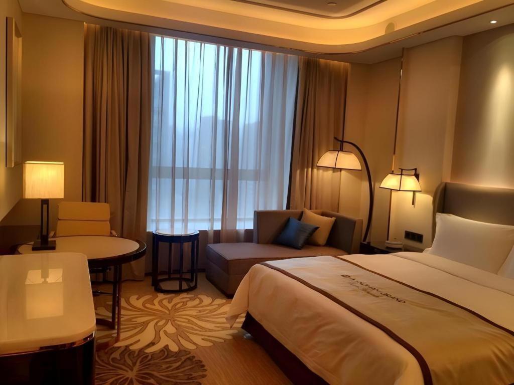 Wyndham Grand Plaza Royale Huayu Chongqing Otel Dış mekan fotoğraf