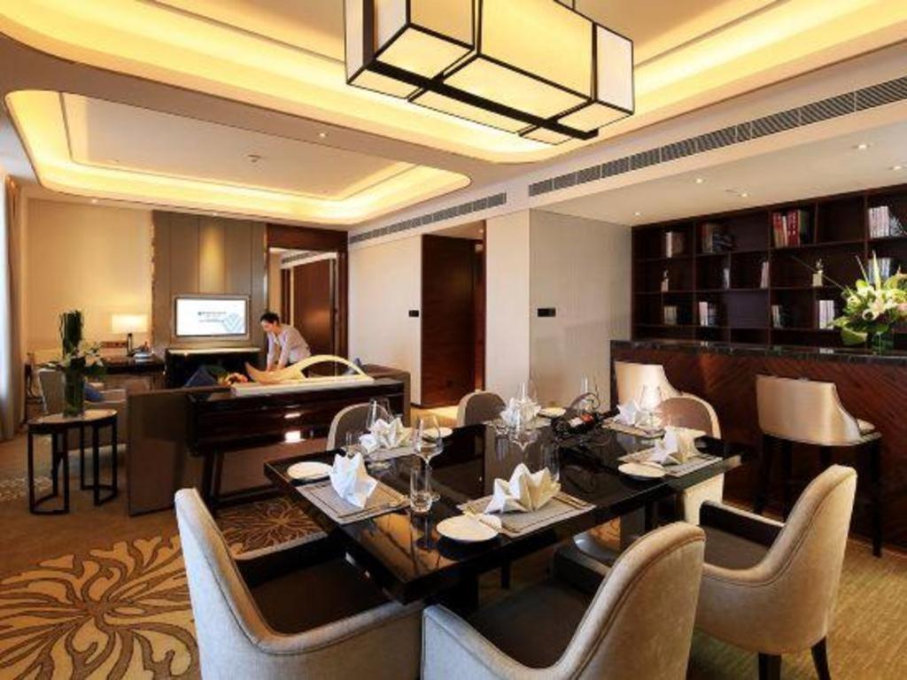 Wyndham Grand Plaza Royale Huayu Chongqing Otel Dış mekan fotoğraf