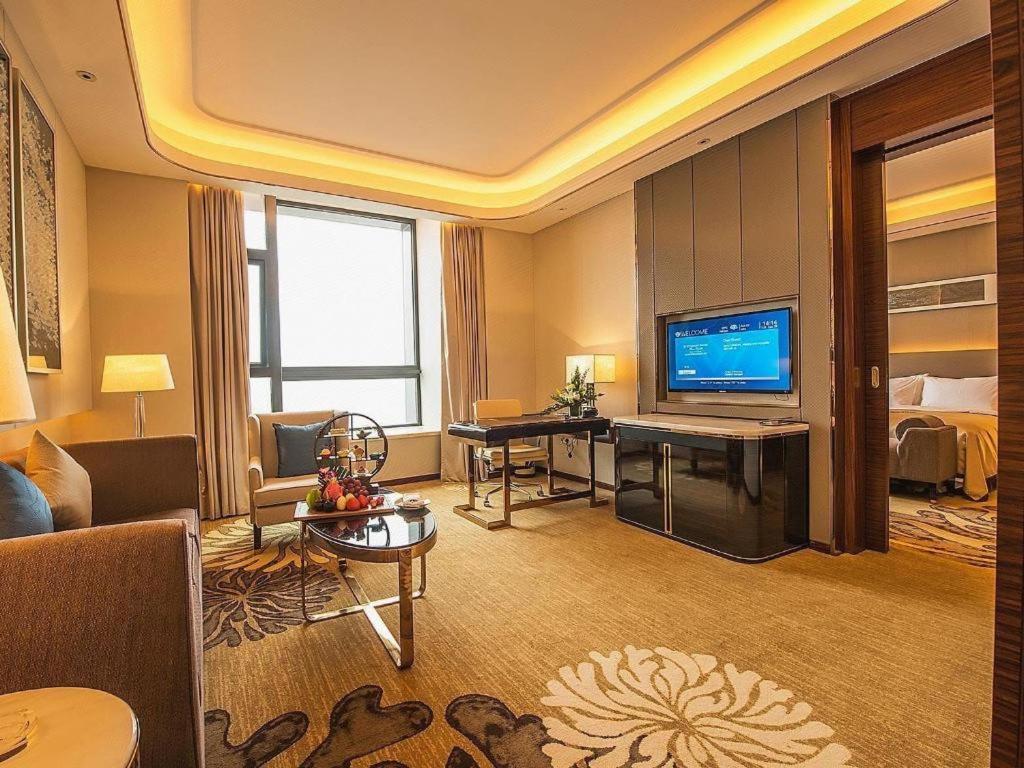 Wyndham Grand Plaza Royale Huayu Chongqing Otel Dış mekan fotoğraf