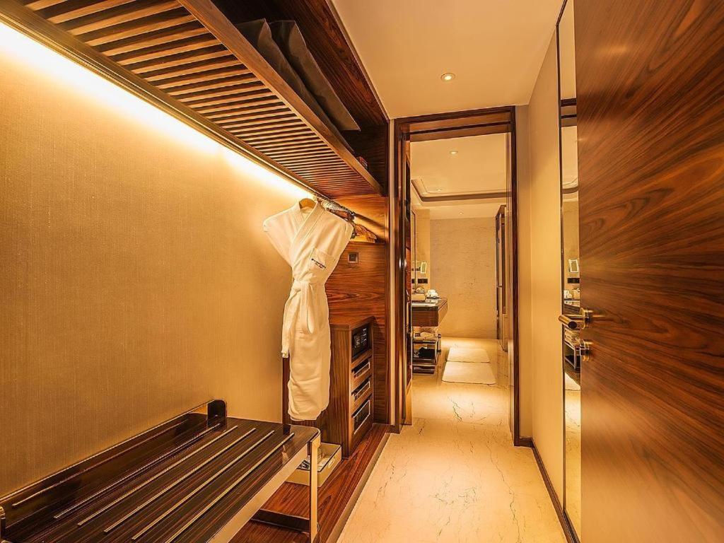 Wyndham Grand Plaza Royale Huayu Chongqing Otel Dış mekan fotoğraf