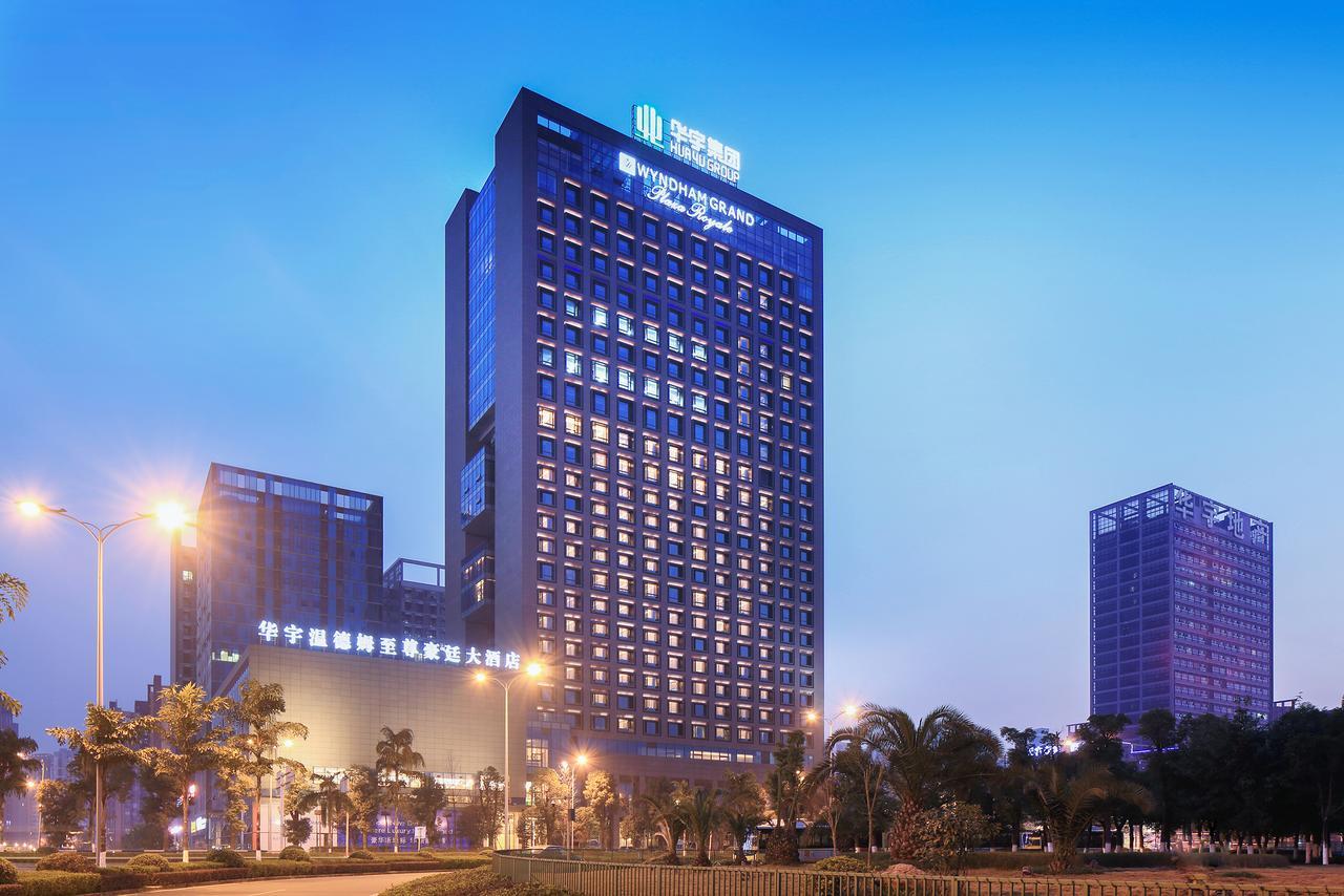 Wyndham Grand Plaza Royale Huayu Chongqing Otel Dış mekan fotoğraf